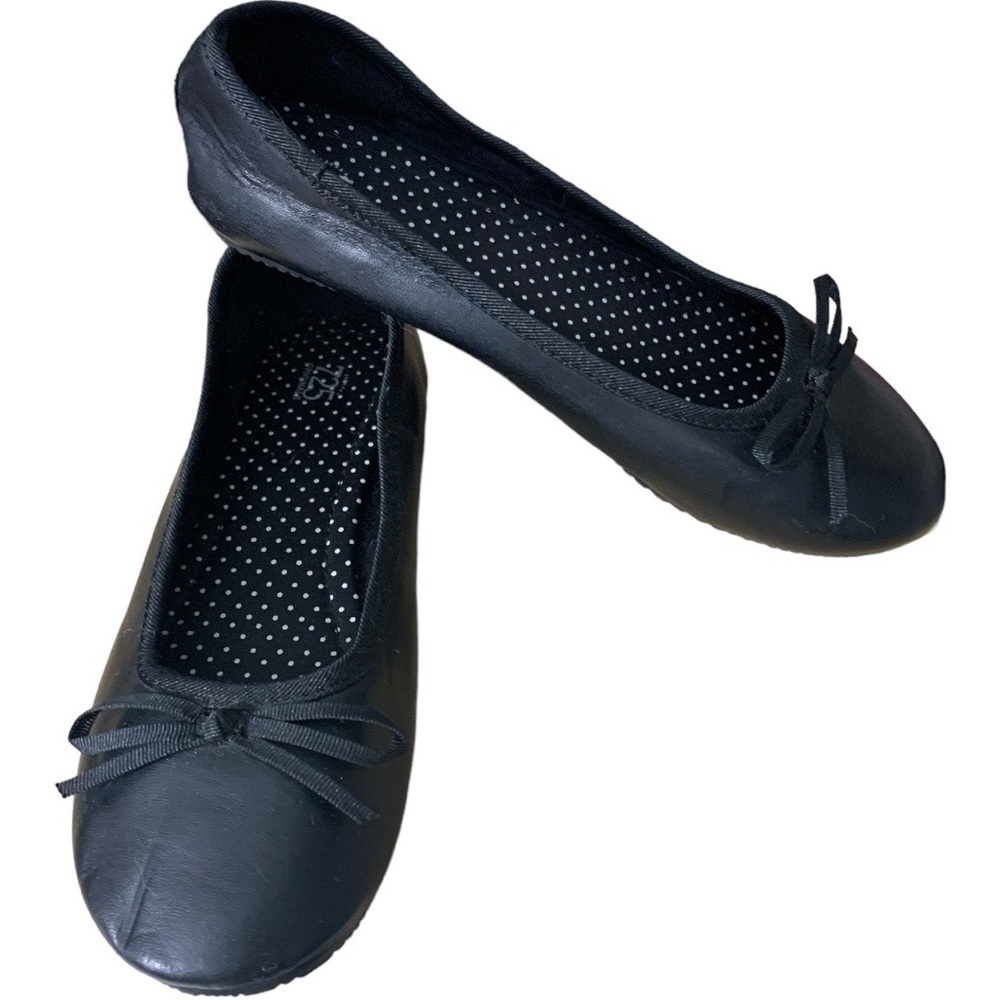 * NEW* Black Flat Shoes Size 5